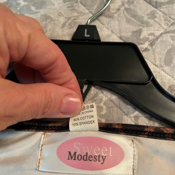 Custom made Beautiful 2 piece outfit. - Picture 5 of 7